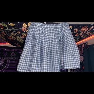 plaid pleated skirt.